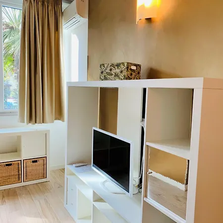 Front 2 * باردولينو